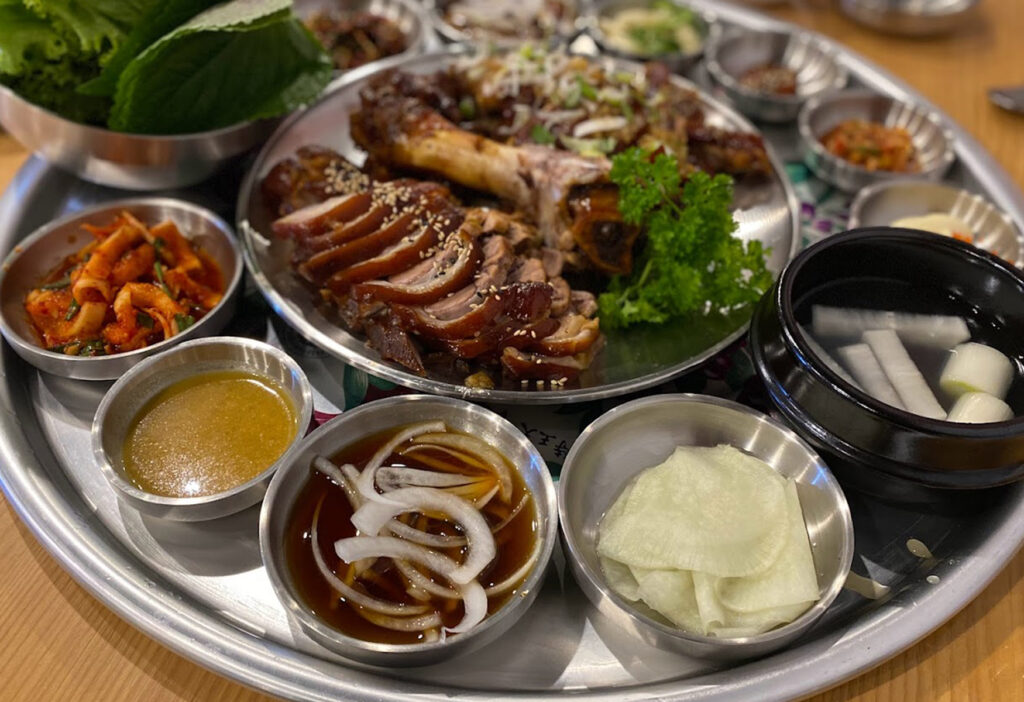 Jang San Korean Restaurant 장산왕족발